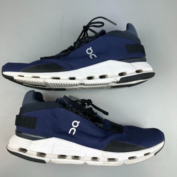 On Cloudnova Sneaker in Navy/White - Picture 4 of 6